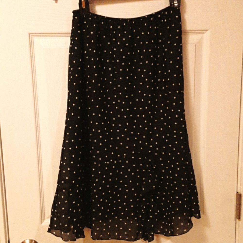 Dress Barn women's skirt.  Size S. NWOT.